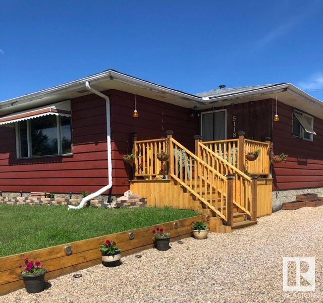 5118 52 Av, House detached with 2 bedrooms, 1 bathrooms and null parking in Elk Point AB | Image 1