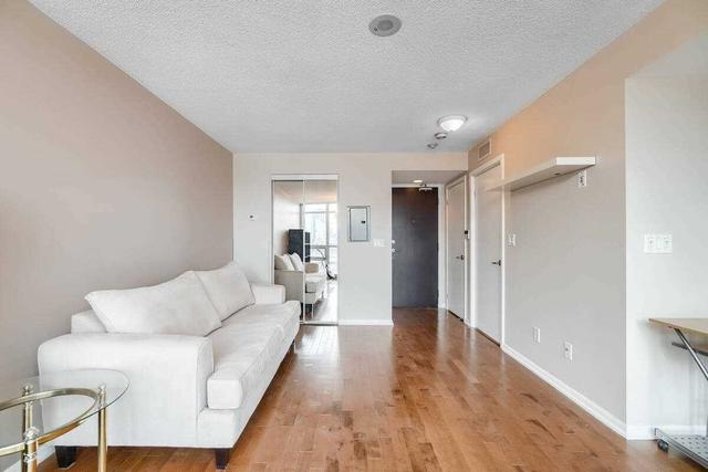 1510 - 231 Fort York Blvd, Condo with 0 bedrooms, 1 bathrooms and 0 parking in Toronto ON | Image 3