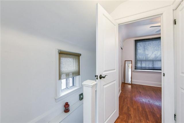 17 Ashbury Ave, House detached with 3 bedrooms, 3 bathrooms and 4 parking in Toronto ON | Image 10