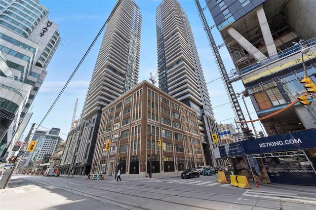 3802 - 115 Blue Jays Way, Condo with 3 bedrooms, 2 bathrooms and 1 parking in Toronto ON | Card Image