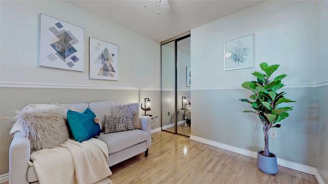 1703 - 121 Ling Rd, Condo with 1 bedrooms, 2 bathrooms and 1 parking in Toronto ON | Image 10