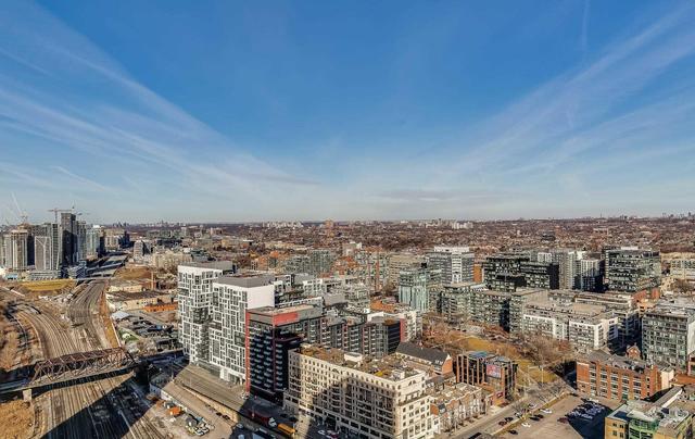 3916 - 15 Iceboat Terr, Condo with 1 bedrooms, 1 bathrooms and 1 parking in Toronto ON | Image 17