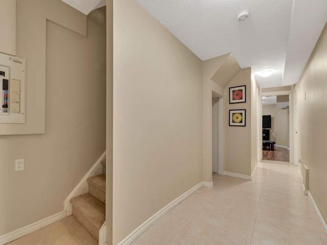 80 Lynch Circ, House detached with 3 bedrooms, 4 bathrooms and 2 parking in Guelph ON | Image 35