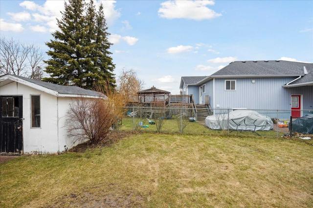 262 Conant St, House detached with 3 bedrooms, 2 bathrooms and 2 parking in Oshawa ON | Image 26