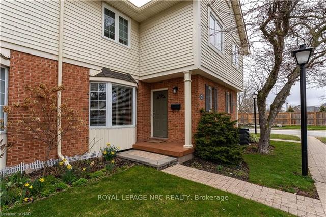 2 - 275 Pelham Rd, Townhouse with 3 bedrooms, 3 bathrooms and 1 parking in St. Catharines ON | Image 1