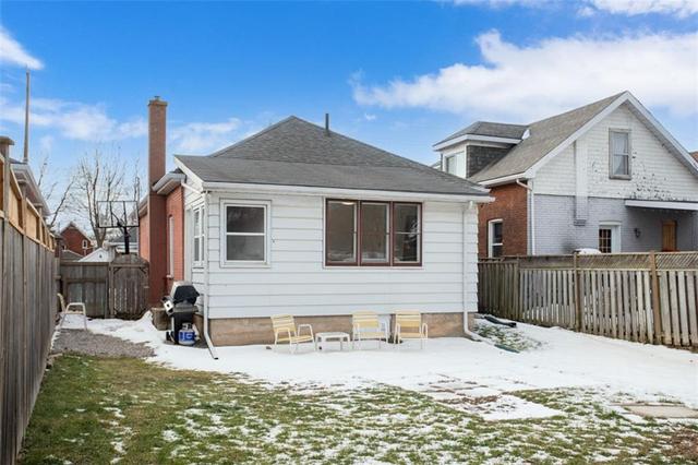 15 Strathcona Avenue, House detached with 3 bedrooms, 1 bathrooms and 1 parking in Brantford ON | Image 35