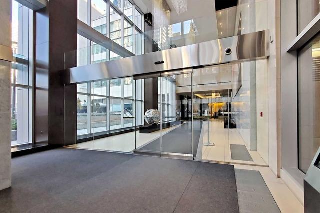 6005 - 388 Yonge St, Condo with 1 bedrooms, 1 bathrooms and 1 parking in Toronto ON | Image 11