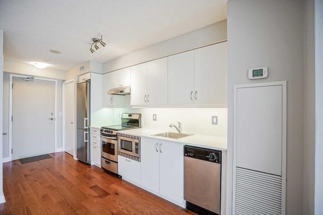 820 - 320 Richmond St E, Condo with 1 bedrooms, 1 bathrooms and 0 parking in Toronto ON | Image 3