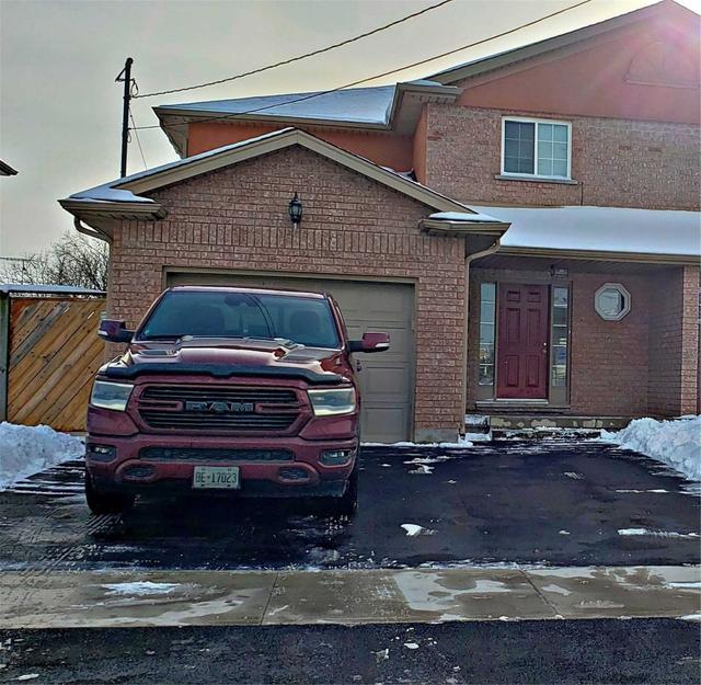 6848 Cropp St, House semidetached with 3 bedrooms, 3 bathrooms and 3 parking in Niagara Falls ON | Card Image