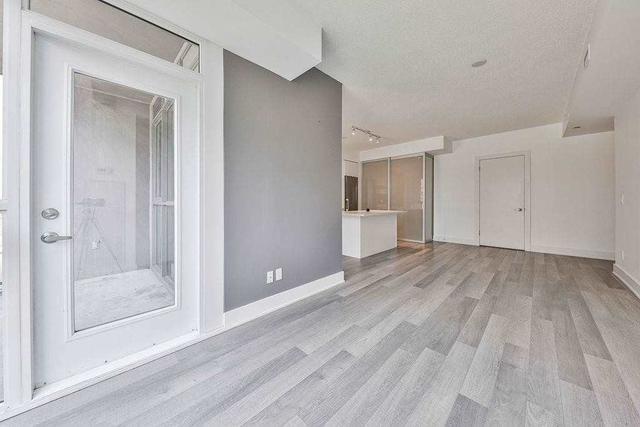 301c - 5260 Dundas St, Condo with 2 bedrooms, 2 bathrooms and 1 parking in Burlington ON | Image 7