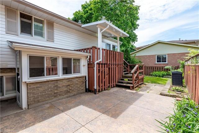 19 Simpson Road, House detached with 3 bedrooms, 2 bathrooms and 4 parking in St. Catharines ON | Image 7