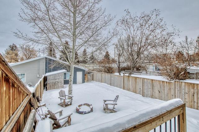 604 38 Street Sw, Home with 3 bedrooms, 2 bathrooms and 4 parking in Calgary AB | Image 38