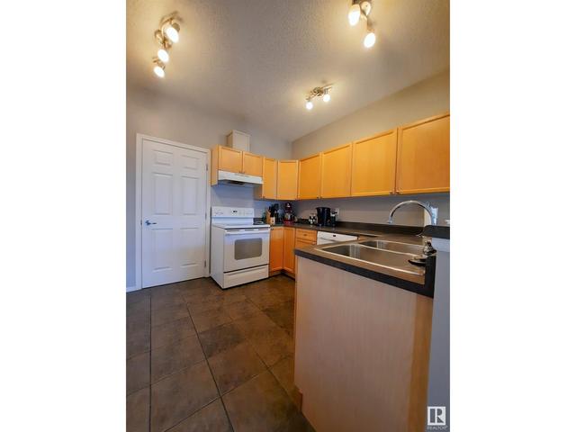 6 - 2508 Hanna Cr Nw, House attached with 2 bedrooms, 1 bathrooms and 2 parking in Edmonton AB | Image 2