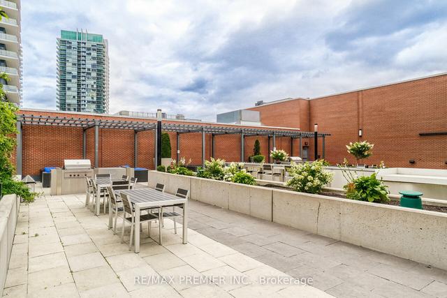 303 - 2212 Lake Shore Blvd W, Condo with 2 bedrooms, 2 bathrooms and 1 parking in Toronto ON | Image 32