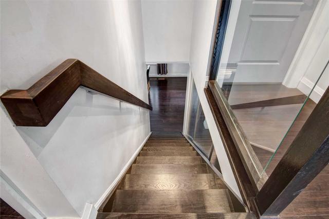 90 Hearst Circ, House detached with 3 bedrooms, 2 bathrooms and 3 parking in Toronto ON | Image 15