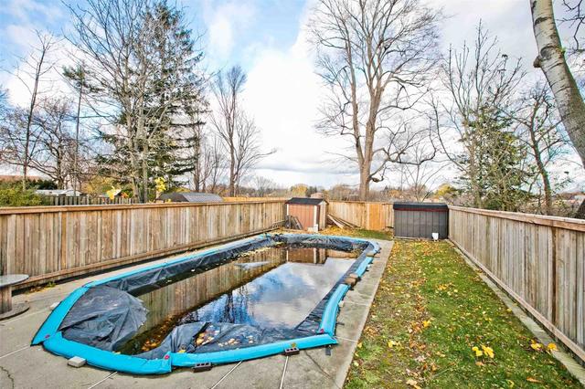 1121 Valley Crt, House semidetached with 3 bedrooms, 2 bathrooms and 4 parking in Oshawa ON | Image 24