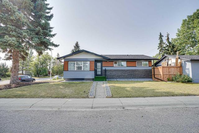9703 2 Street Se, House detached with 4 bedrooms, 3 bathrooms and 2 parking in Calgary AB | Image 1