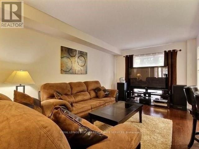 24 Lynch Cres, House attached with 3 bedrooms, 3 bathrooms and 3 parking in Hamilton ON | Image 14