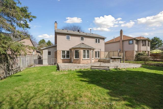 23 Underhill Cres, House detached with 3 bedrooms, 4 bathrooms and 8 parking in Aurora ON | Image 32