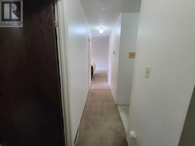 Hallway to Bedrooms | Image 8