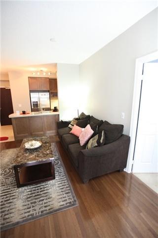 1205 - 35 Balmuto St, Condo with 2 bedrooms, 2 bathrooms and 1 parking in Toronto ON | Image 15