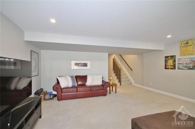 338 Kilspindie Ridge, Townhouse with 3 bedrooms, 4 bathrooms and 2 parking in Ottawa ON | Image 25
