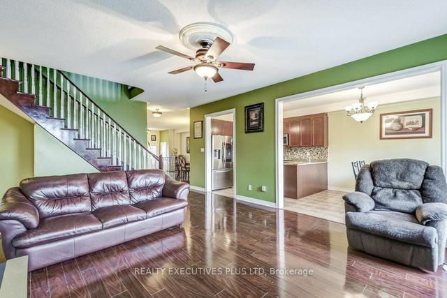 68 Oblate Cres, House detached with 4 bedrooms, 4 bathrooms and 6 parking in Brampton ON | Image 36