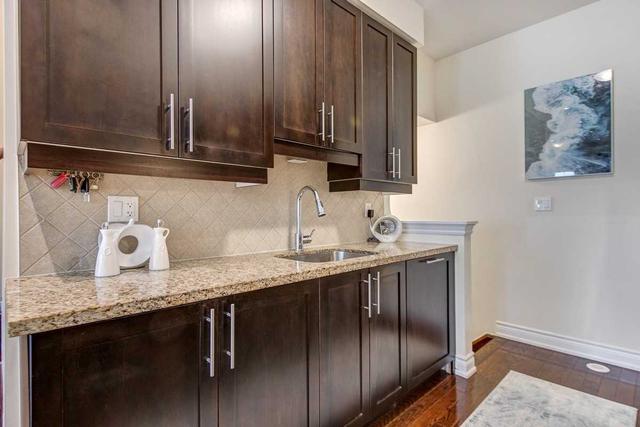 7 - 10 Hargrave Lane, Townhouse with 3 bedrooms, 3 bathrooms and 1 parking in Toronto ON | Image 5