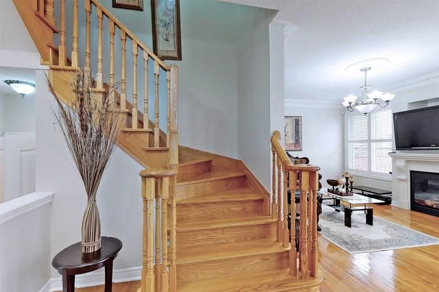 16 Hislop Dr, House detached with 4 bedrooms, 4 bathrooms and 3 parking in Markham ON | Image 6