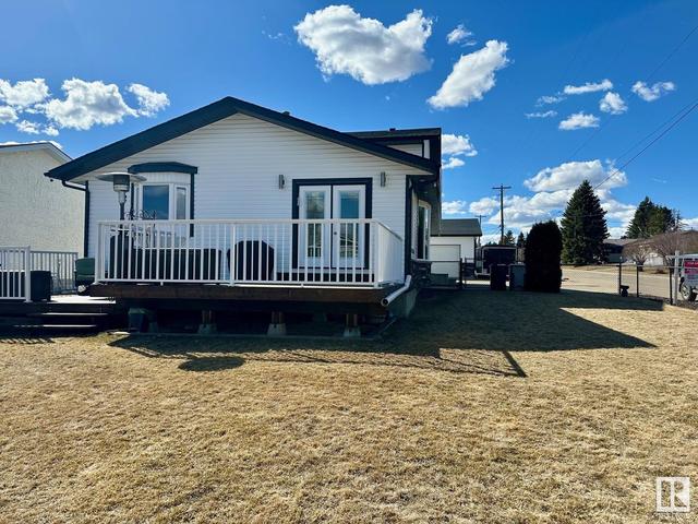 5400 46 St, House detached with 3 bedrooms, 3 bathrooms and null parking in Stony Plain AB | Image 24