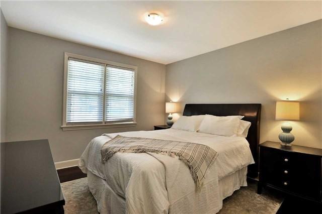 2048 Edinburgh Dr, House detached with 3 bedrooms, 2 bathrooms and 4 parking in Burlington ON | Image 11