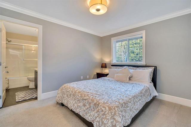 16329 8 Avenue, House detached with 5 bedrooms, 6 bathrooms and 4 parking in Surrey BC | Image 24