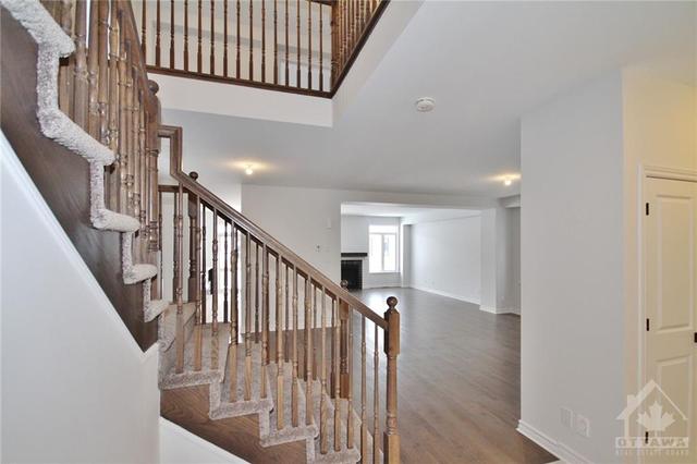 1010 Brian Good Avenue, House detached with 5 bedrooms, 4 bathrooms and 4 parking in Ottawa ON | Image 6