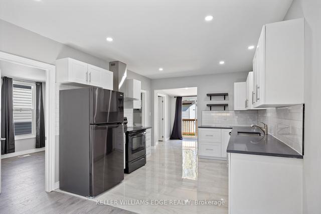 1558 Lillian Ave, House detached with 2 bedrooms, 2 bathrooms and 2 parking in Windsor ON | Image 6