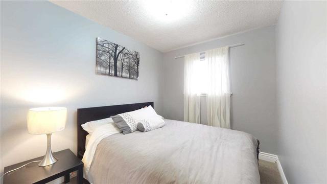 160 Folkstone Cres, House detached with 3 bedrooms, 1 bathrooms and 2 parking in Brampton ON | Image 8