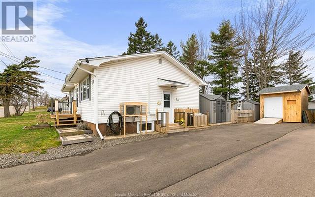 219 Buckingham Ave, House detached with 3 bedrooms, 1 bathrooms and null parking in Riverview NB | Image 3