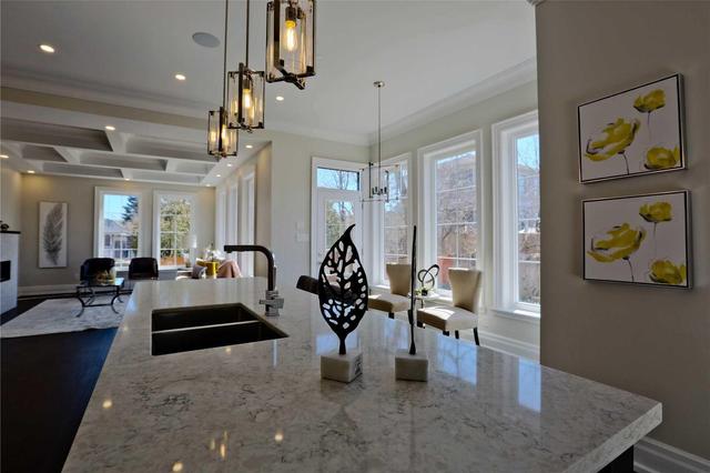 574 Weir Ave, House detached with 4 bedrooms, 5 bathrooms and 6 parking in Oakville ON | Image 6
