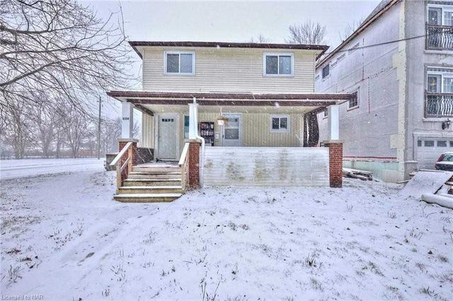 4394 Ellis St, House detached with 5 bedrooms, 4 bathrooms and 4 parking in Niagara Falls ON | Image 1