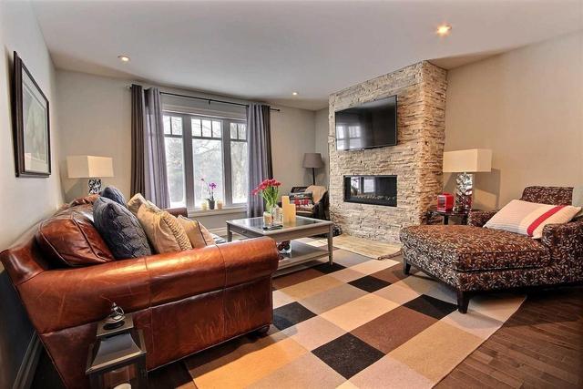 1 Birchmount Rd, House detached with 2 bedrooms, 3 bathrooms and 4 parking in Toronto ON | Image 3
