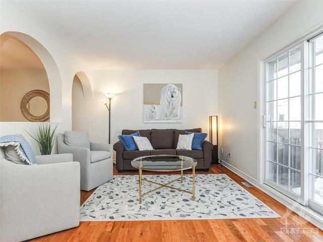 305 Verdon Private, Townhouse with 3 bedrooms, 3 bathrooms and 2 parking in Ottawa ON | Image 7