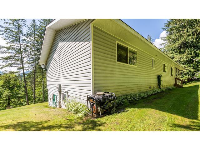 16254 Crawford Creek Road, House detached with 5 bedrooms, 3 bathrooms and 2 parking in Central Kootenay A BC | Image 32