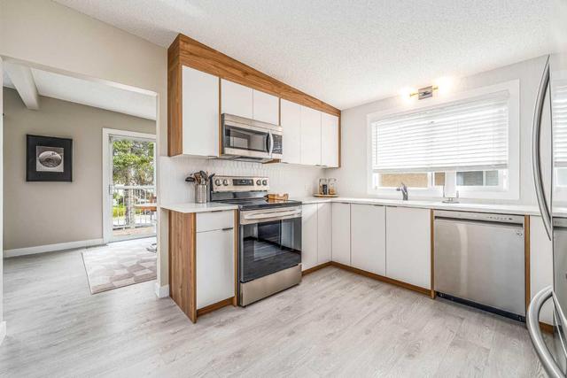 3768 36 Avenue Sw, Home with 4 bedrooms, 2 bathrooms and 2 parking in Calgary AB | Image 14