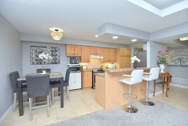 308 - 990 Golf Links Rd, Condo with 2 bedrooms, 2 bathrooms and 1 parking in Hamilton ON | Image 4