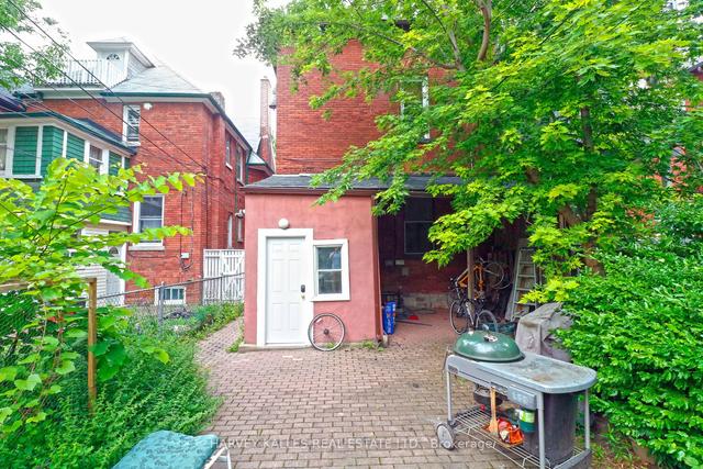 600 Huron St, House semidetached with 6 bedrooms, 4 bathrooms and 0 parking in Toronto ON | Image 11