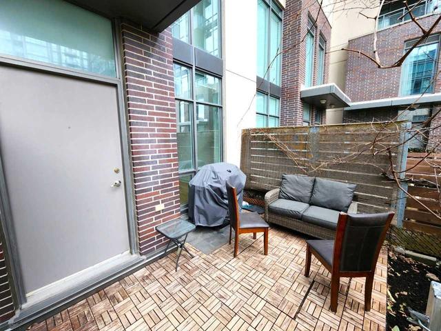 th110 - 15 Brunel Crt, Townhouse with 1 bedrooms, 1 bathrooms and 1 parking in Toronto ON | Image 7