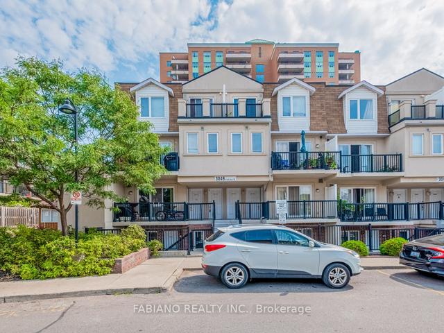 2016 - 3049 Finch Ave W, Townhouse with 1 bedrooms, 1 bathrooms and 1 parking in Toronto ON | Image 1