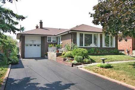 3632 Queenston Dr, House detached with 3 bedrooms, 2 bathrooms and 4 parking in Mississauga ON | Image 1