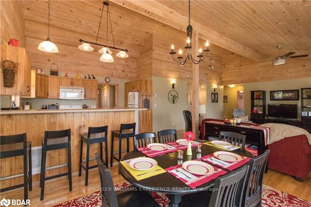 106 Johnston Rd, House detached with 5 bedrooms, 6 bathrooms and 6 parking in Magnetawan ON | Image 4