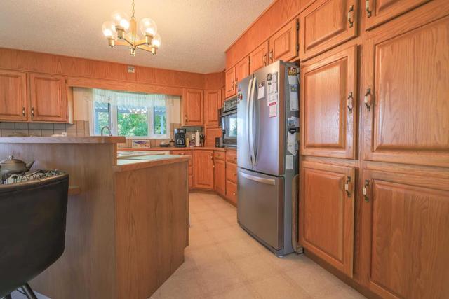 5904 59 Street, House detached with 4 bedrooms, 2 bathrooms and 2 parking in Rocky Mountain House AB | Image 3