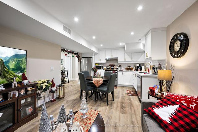 69 Burr Ave, House detached with 3 bedrooms, 3 bathrooms and 5 parking in Toronto ON | Image 21